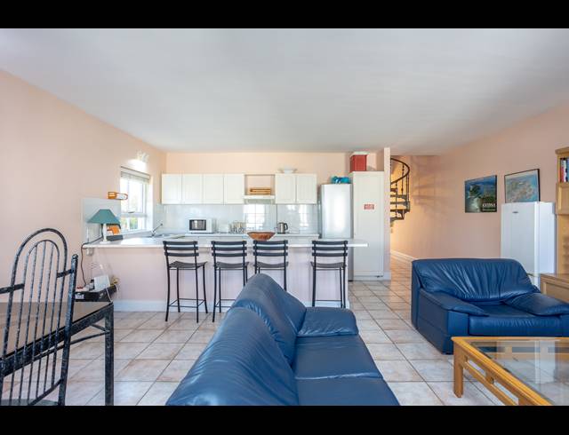 3 BEDROOM APARTMENT TO LET IN HOUT BAY CENTRAL